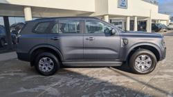 2024 Ford
Everest Ambiente