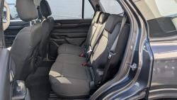 2024 Ford
Everest Ambiente