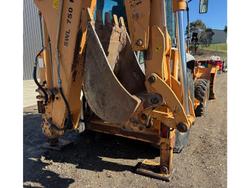2005 CASE
                590 Super R-4Ps Backhoe 