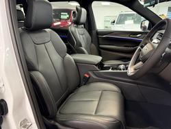 2023 Jeep
Grand Cherokee Overland