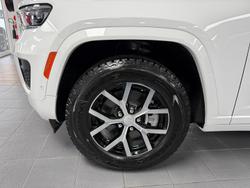 2023 Jeep
Grand Cherokee Overland