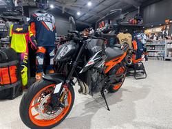 2023 KTM 890 DUKE GP BLACK