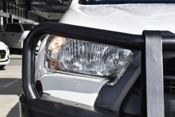 2021 Toyota
                Hilux SR