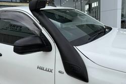 2016 Toyota
                Hilux Workmate