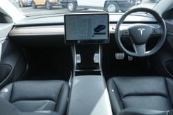 2019 Tesla
Model 3 Performance