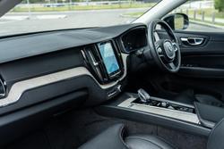 2021 Volvo XC60 B5 Inscription