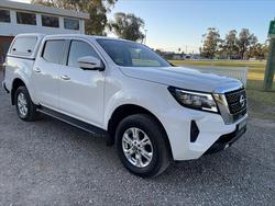 2021 Nissan
                Navara ST