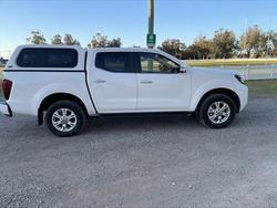 2021 Nissan
                Navara ST