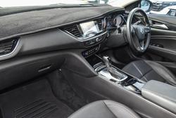 2018 Holden
Calais