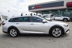 2018 Holden
Calais