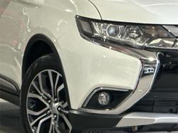 2017 Mitsubishi
Outlander LS Safety Pack