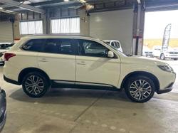2017 Mitsubishi
Outlander LS Safety Pack