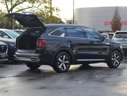 2021 Kia
                Sorento Sport