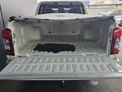 2022 Mitsubishi
Triton GLX+