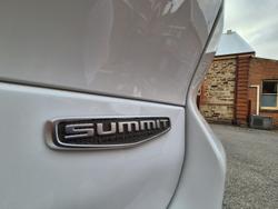 2022 Jeep
Grand Cherokee L Summit Reserve