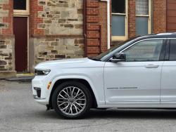 2022 Jeep
Grand Cherokee L Summit Reserve