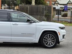 2022 Jeep
Grand Cherokee L Summit Reserve