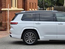 2022 Jeep
Grand Cherokee L Summit Reserve