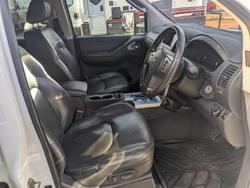 2013 Nissan
                Navara ST-X 550