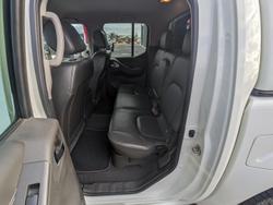 2013 Nissan
                Navara ST-X 550