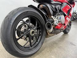 2022 DUCATI PANIGALE V2 Red
