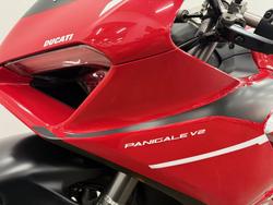 2022 DUCATI PANIGALE V2 Red