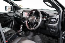 2025 Isuzu
D-MAX X-TERRAIN