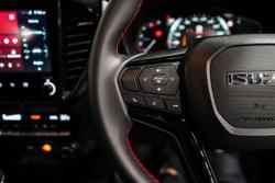 2025 Isuzu
D-MAX X-TERRAIN
