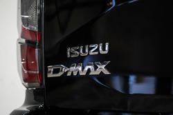 2025 Isuzu
D-MAX X-TERRAIN