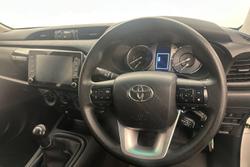 2022 Toyota
Hilux SR