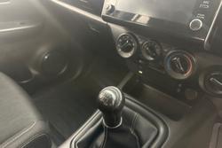 2022 Toyota
Hilux SR