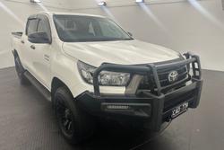 2022 Toyota
Hilux SR