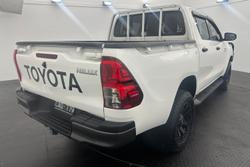 2022 Toyota
Hilux SR