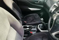 2015 Nissan
Navara ST