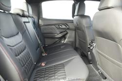 2025 Isuzu
D-MAX X-TERRAIN