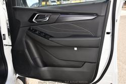 2025 Isuzu
                MU-X LS-T