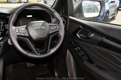 2025 Isuzu
                MU-X LS-T