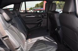 2025 Isuzu
                MU-X LS-T