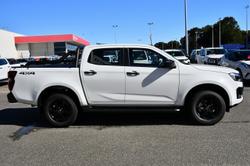 2025 Isuzu
D-MAX X-RIDER