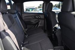 2025 Isuzu
D-MAX X-RIDER