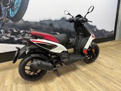 2014 APRILIA SR MT 50 WHITE