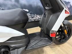 2014 APRILIA SR MT 50 WHITE