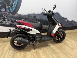 2014 APRILIA SR MT 50 WHITE