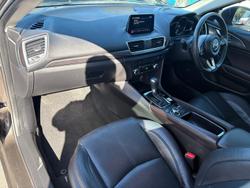 2017 Mazda
3 SP25 GT