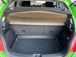 2011 Mazda
2 Neo