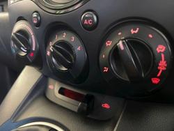 2011 Mazda
2 Neo