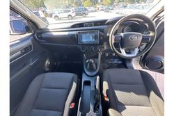 2017 Toyota
Hilux Workmate