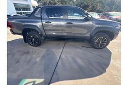 2024 Toyota
Hilux Rogue 48V