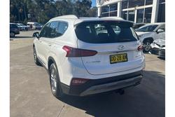 2019 Hyundai
                Santa Fe Active