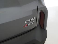 2025 LDV
D90 Executive